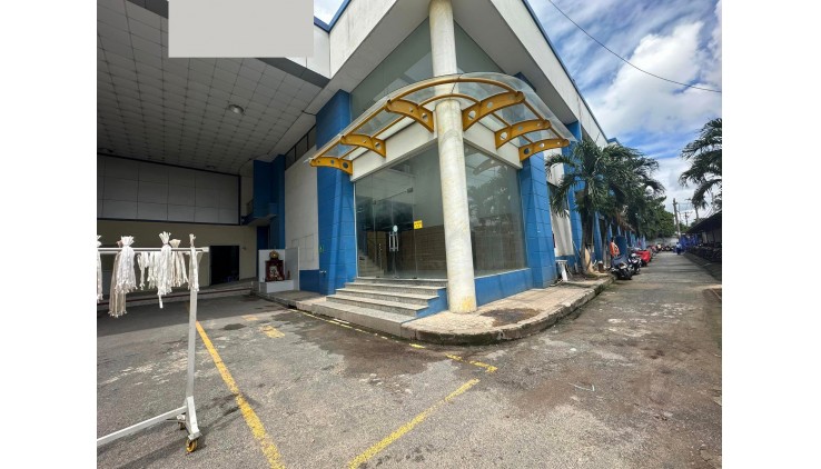 BÁN XƯỞNG MAY RỘNG 5500M2 ĐANG HOẠT ĐỘNG ĐƯỜNG LÊ VĂN KHƯƠNG Q12